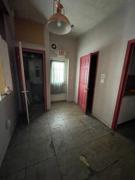 More Photos Of 5002 S Walnut St, South Bloomfield Storefront For Sale