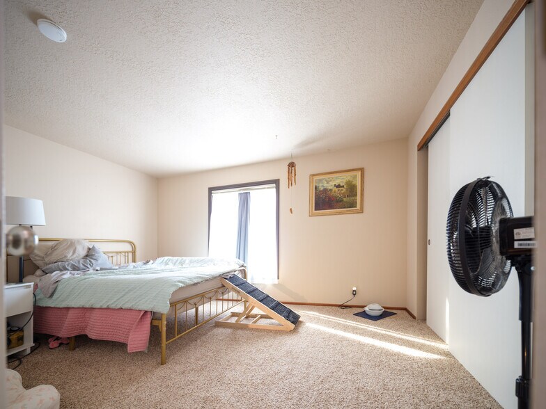 More Photos Of 582 S Maple St, Canby Apartments For Sale