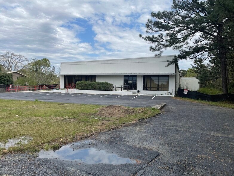 More Photos Of 3957 Dauphin Island Pky, Mobile Warehouse For Lease