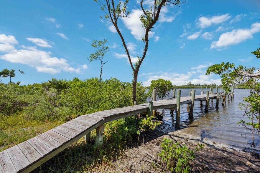 More Photos Of 1470 Bayshore Drive, Terra Ceia Land For Sale