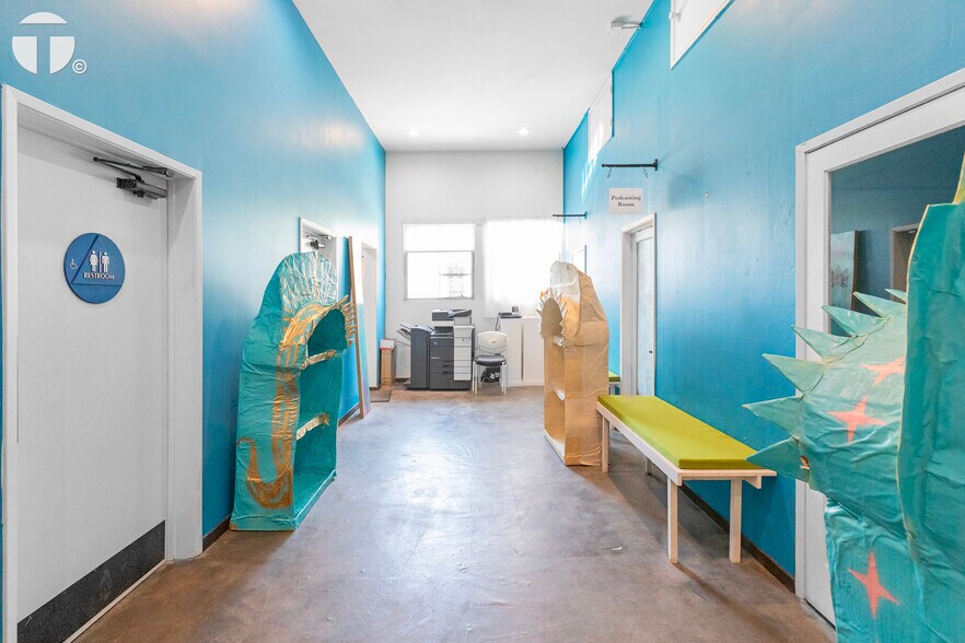 More Photos Of 2572 21st St, Sacramento Freestanding For Lease