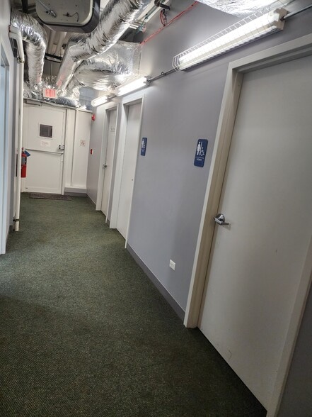 More Photos Of 970 Harris Rd, Grayslake Apartments For Lease