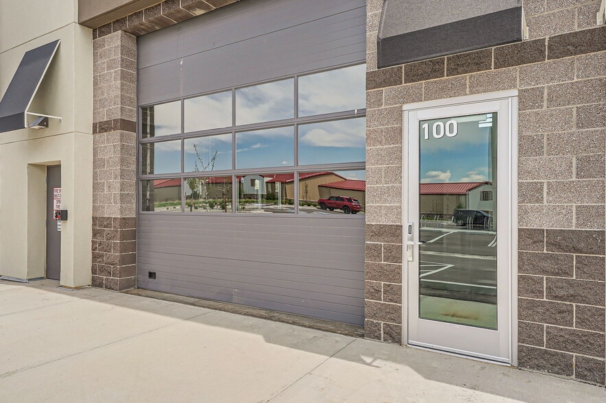 More Photos Of 10264 Dransfeldt Rd, Parker Showroom For Lease