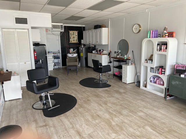 More Photos Of 3 W Hempfield Dr, Irwin Medical For Lease