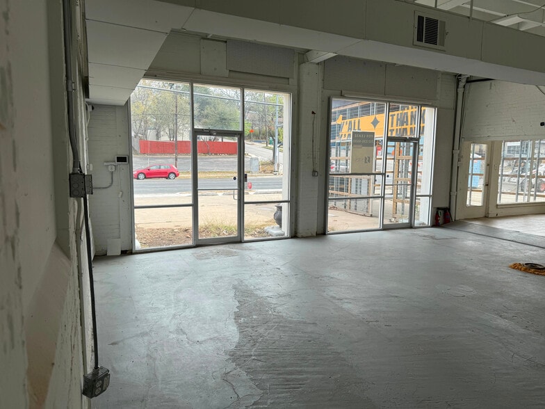 More Photos Of 3100 N Lamar Blvd, Austin Freestanding For Lease