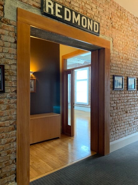 More Photos Of 7826 Leary Way NE, Redmond Office For Lease