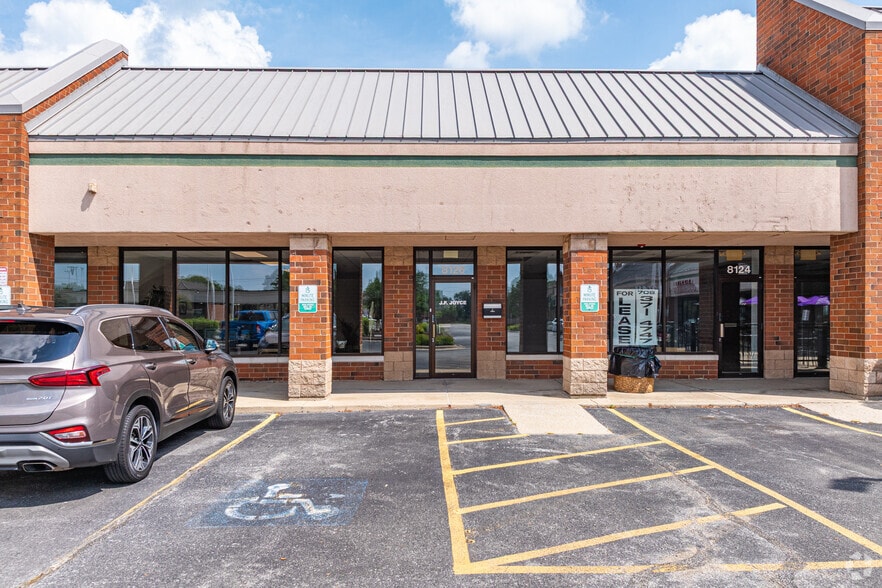 More Photos Of 8100-8134 W 143rd St, Orland Park General Retail For Lease