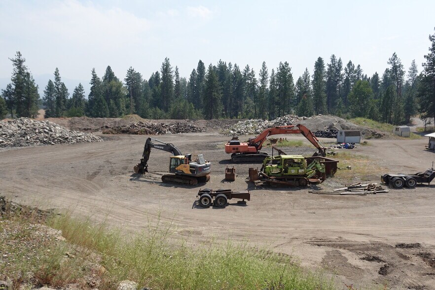More Photos Of 7902 N Starr Rd, Newman Lake Distribution For Sale