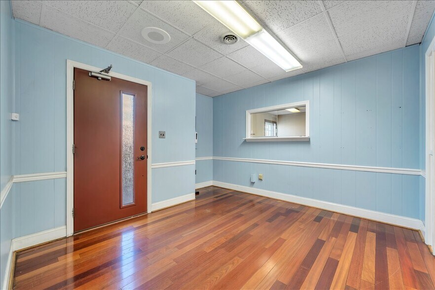 More Photos Of 356-358 Campbell Ave NW, Roanoke Office For Sale