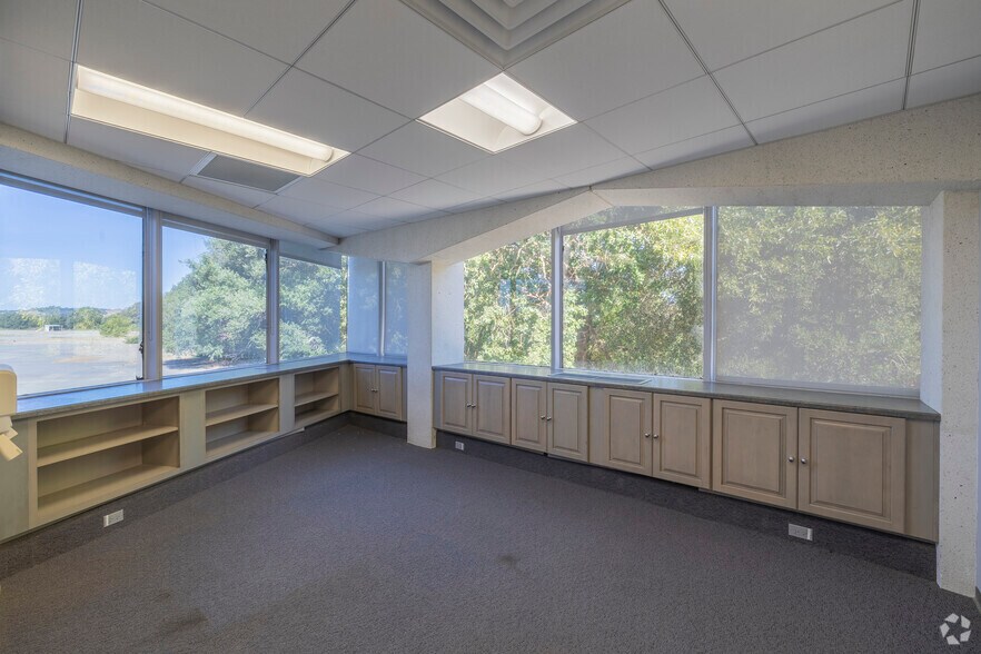 More Photos Of 2301 Napa Vallejo Hwy, Napa Land For Lease