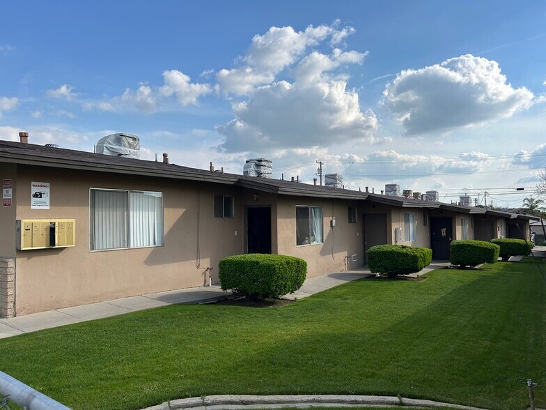 More Photos Of 1911 Flower St, Bakersfield Multifamily For Sale