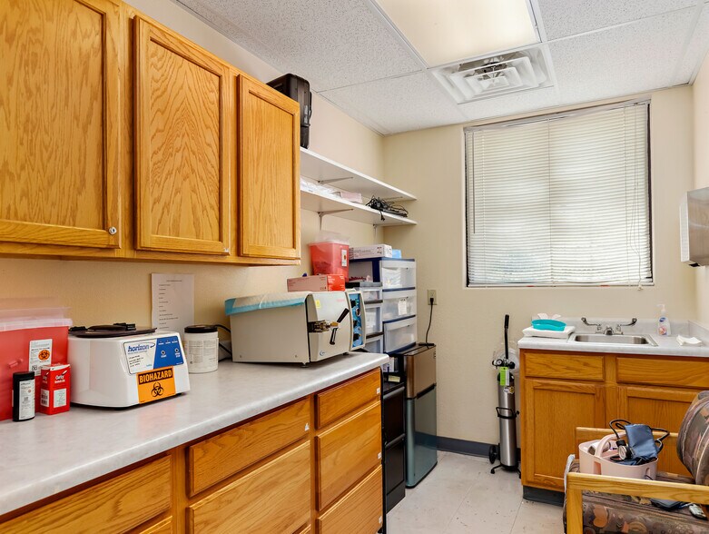 More Photos Of 916 Indiana Ave, Pueblo Medical For Sale