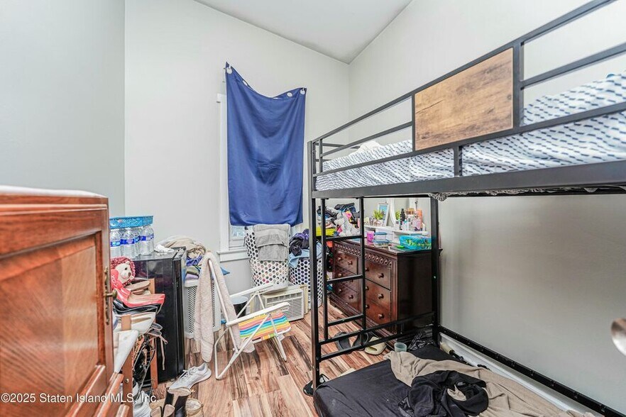 More Photos Of 587 Bay St, Staten Island Storefront Retail Residential For Sale