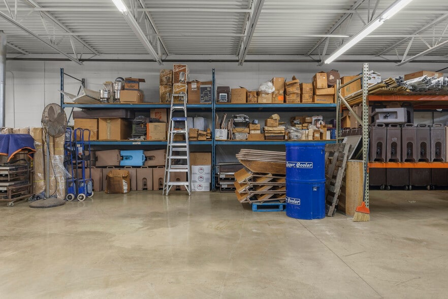 More Photos Of 24101 W Warren St, Dearborn Heights Freestanding For Sale