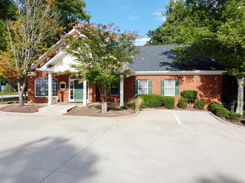 More Photos Of 3218 Mill St, Covington Medical For Sale