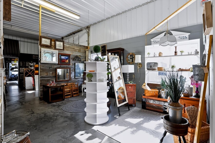 More Photos Of 291 E Two Cent Rd, Bargersville Warehouse For Sale