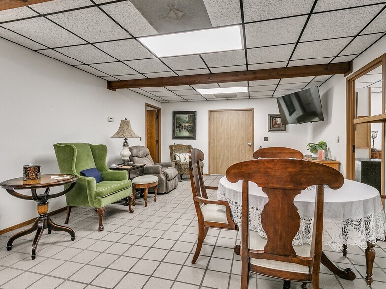 More Photos Of 3025 Westminster Rd, Nicoma Park Light Manufacturing For Sale