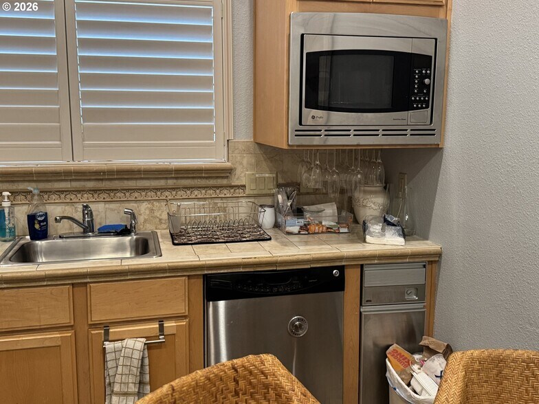 More Photos Of 937 Chetco Ave, Brookings Office Residential For Sale