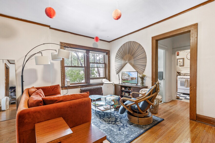 More Photos Of 516 University Ave SE, Minneapolis Apartments For Sale