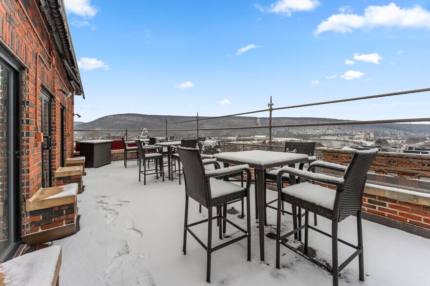 More Photos Of 1 W Market St, Corning Office For Lease