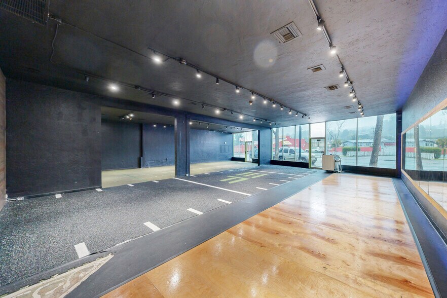 More Photos Of 375-377 MacArthur Blvd, San Leandro Freestanding For Lease