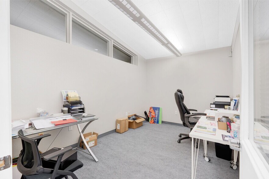 More Photos Of 812 Court St, Woodland Office For Sale