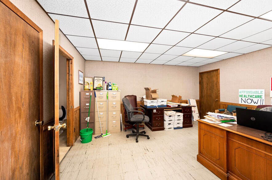 More Photos Of 350 Garfield Ave, Duluth Warehouse For Lease