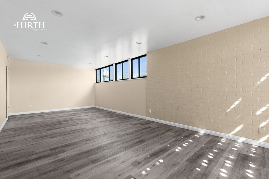 More Photos Of 8621 Bellanca Ave, Los Angeles Office For Sale