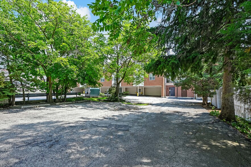 More Photos Of 15 N Lincoln St, Hinsdale Office For Sale