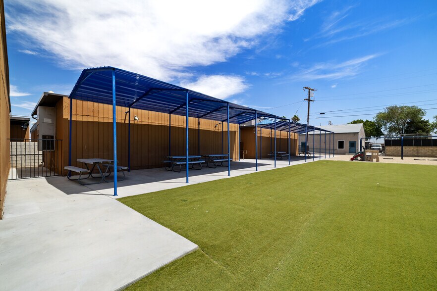 More Photos Of 44339 Beech Ave, Lancaster Schools For Lease