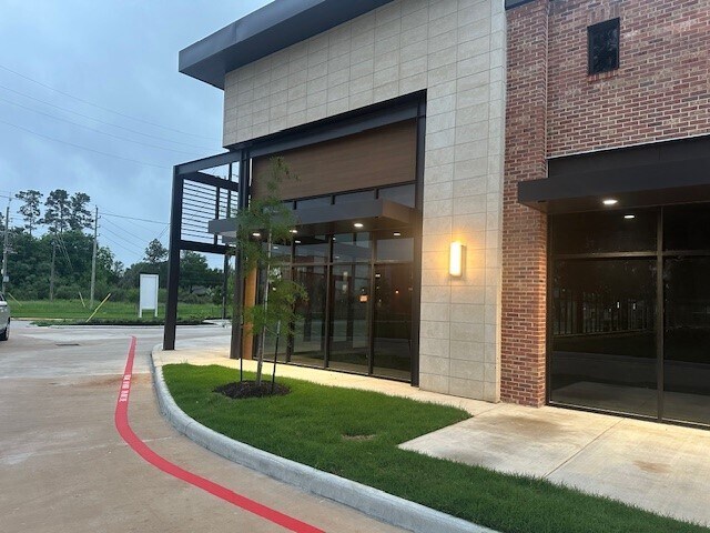 More Photos Of 13330 Spring Cypress Road, Cypress Storefront For Lease