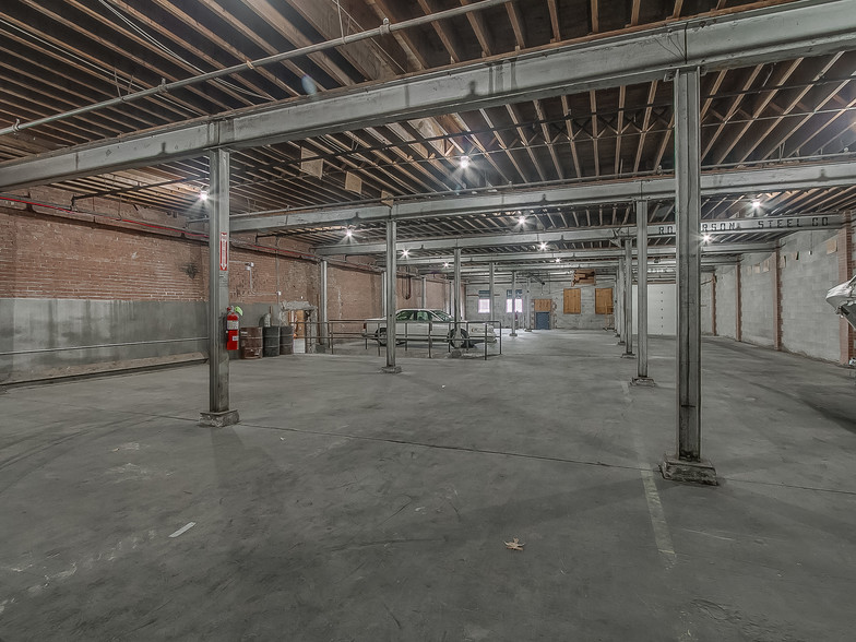 More Photos Of 1144 NW 4th St, Oklahoma City Manufacturing For Sale