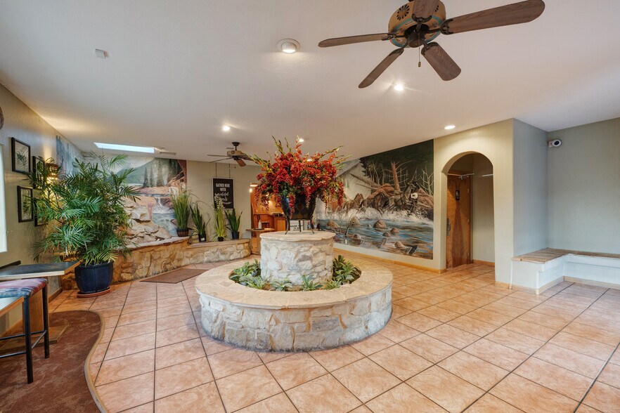 More Photos Of 8032 4th St NW, Albuquerque Restaurant For Sale