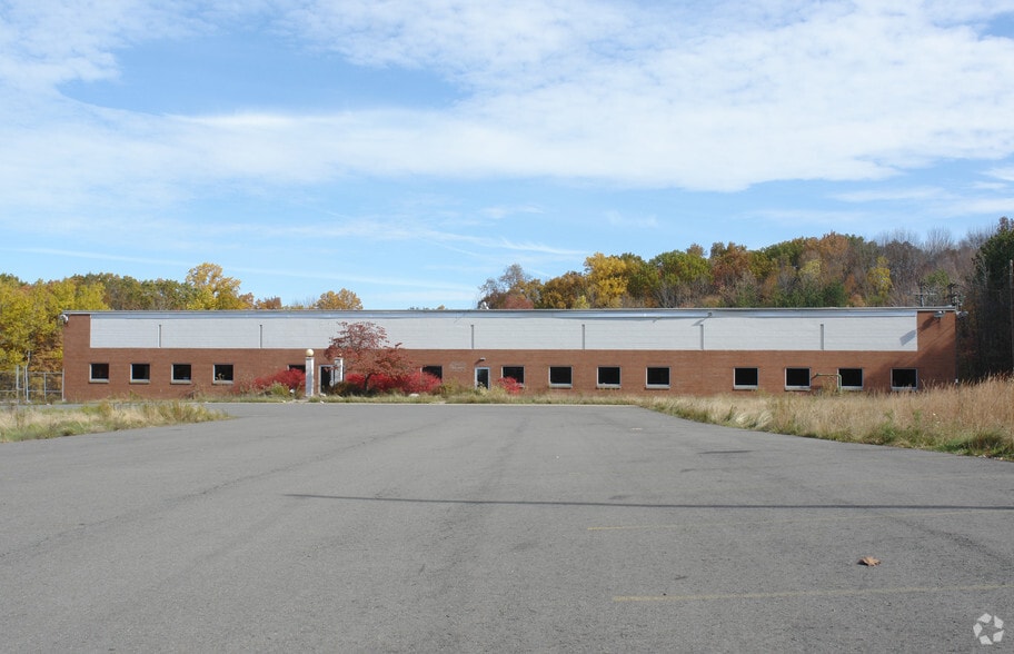More Photos Of 333 Crestwood Dr, Mountain Top Manufacturing For Sale