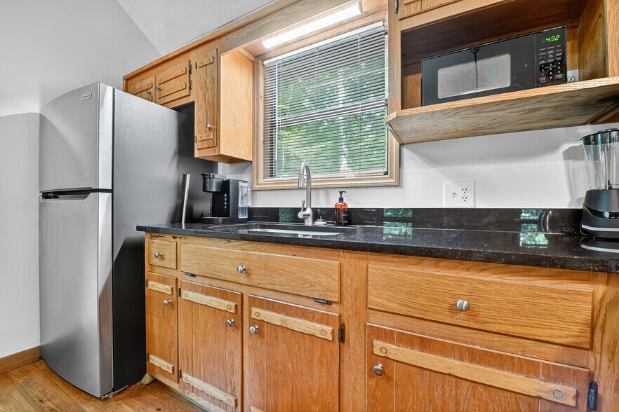 More Photos Of 77 Alpine Way, Blairsville Hotel For Sale