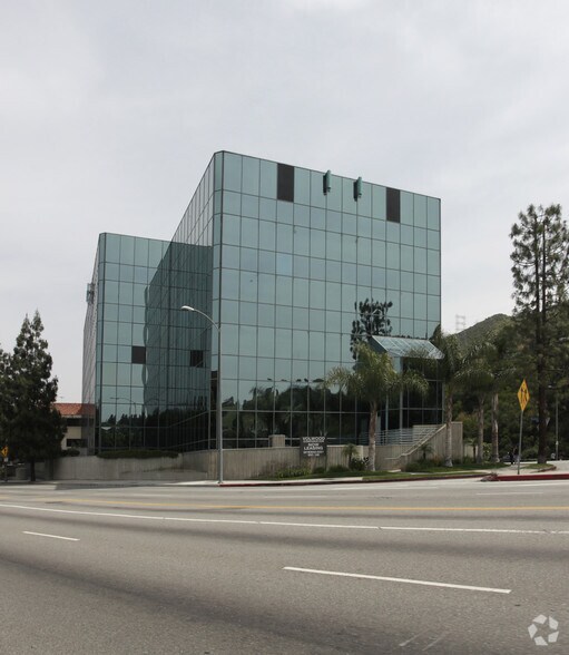 More Photos Of 3800 Barham Blvd, Los Angeles Coworking Space