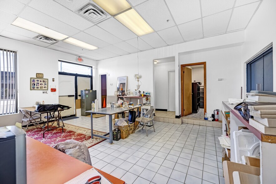 More Photos Of 505 Mola Blvd, Elmwood Park General Retail For Sale