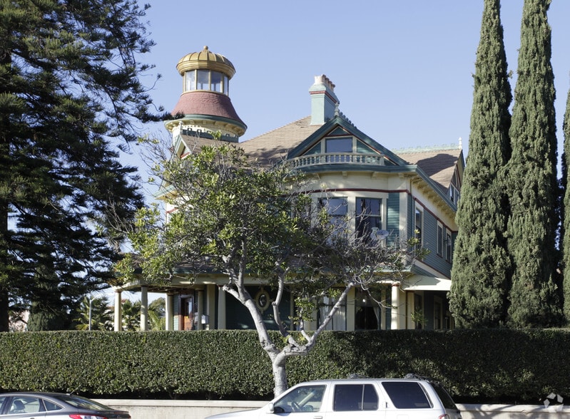 More Photos Of 2404 Broadway, San Diego Loft Creative Space For Lease