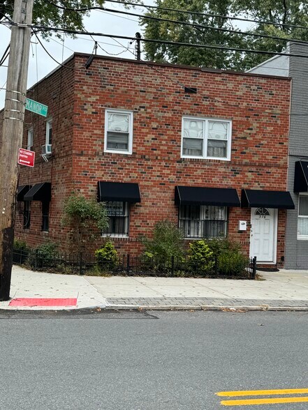 More Photos Of 376 Manor Rd, Staten Island Medical For Lease