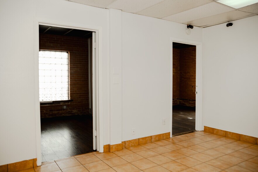 More Photos Of 4422 Live Oak St, Dallas Freestanding For Lease