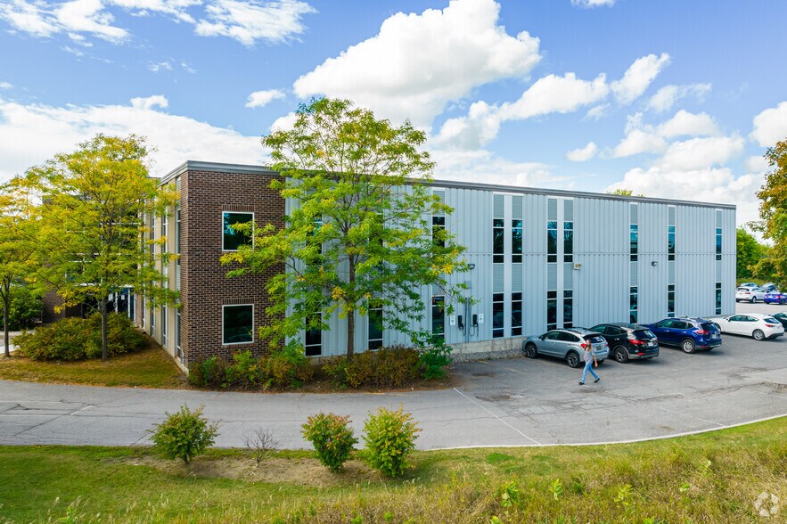 More Photos Of 62 Steacie Dr, Ottawa Office For Lease