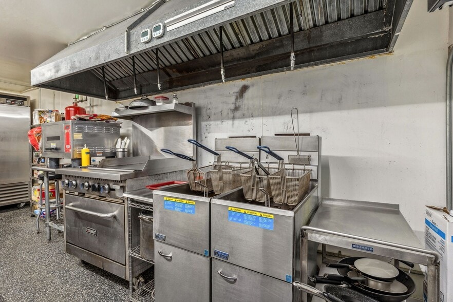 More Photos Of 297 N Main St, Dunkirk Bar For Sale