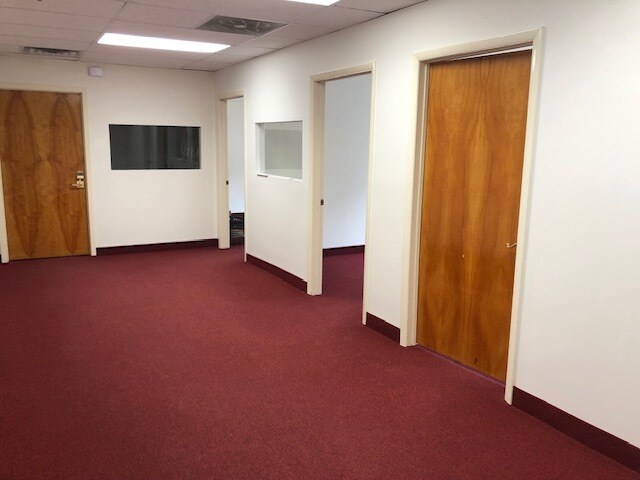 More Photos Of 239 New Rd, Parsippany Office For Lease