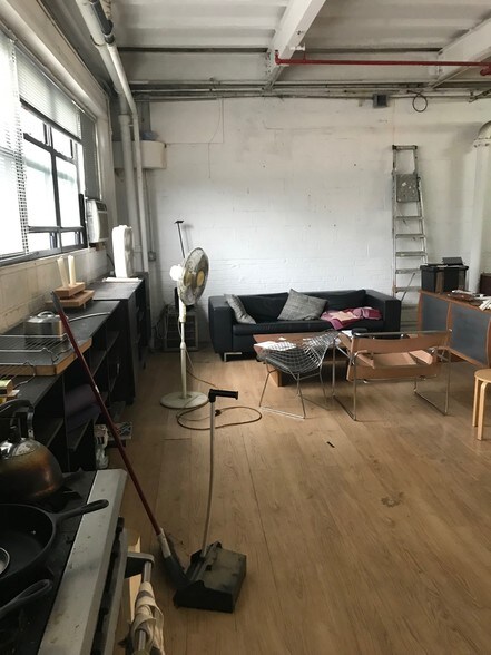 More Photos Of 18 Bay St, Brooklyn Flex For Lease