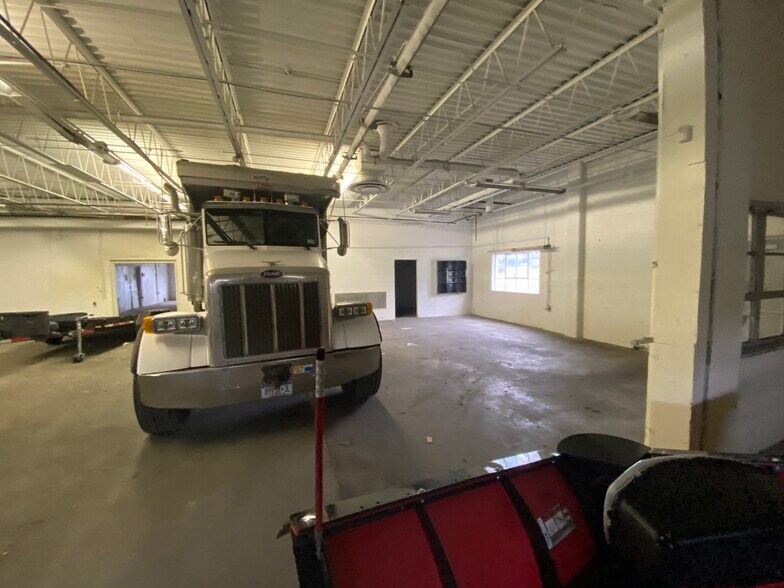 More Photos Of 11358 Main St, Clarence Warehouse For Lease