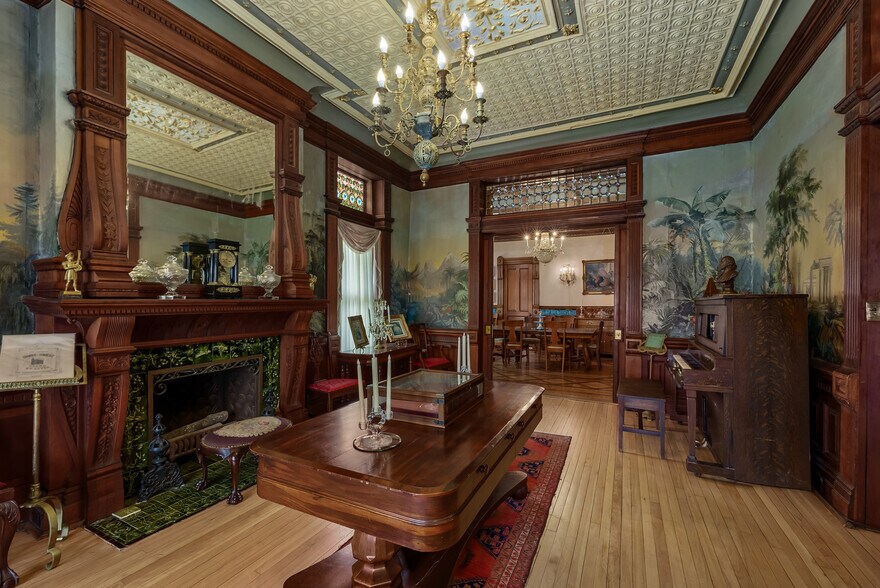 More Photos Of 809 Hall St, Saint Joseph Hospitality For Sale