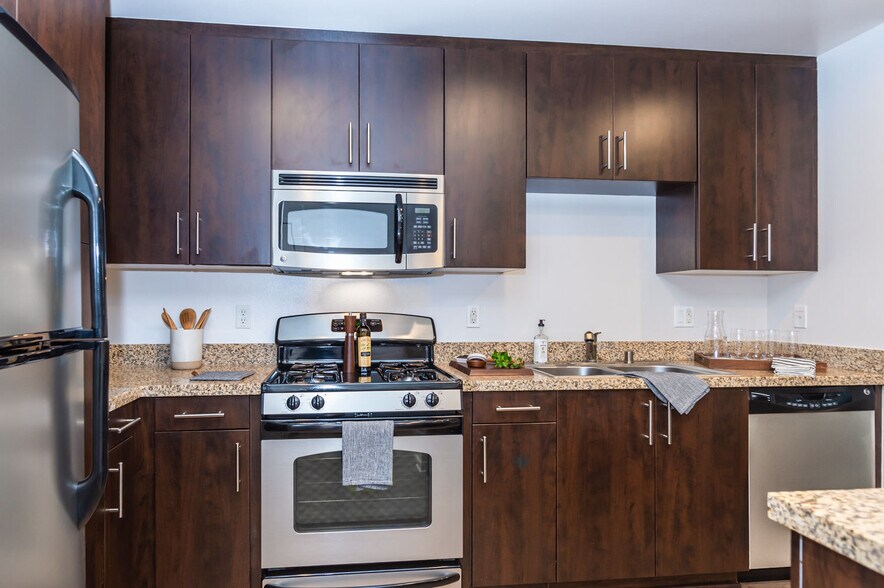 More Photos Of 421 W Broadway, Long Beach Multifamily For Sale
