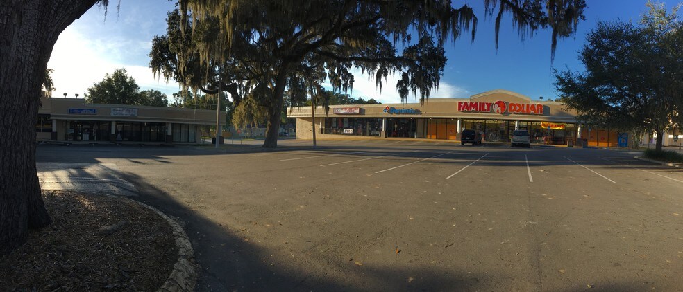 More Photos Of 5810-5840 SE Abshier Blvd, Belleview Storefront For Sale