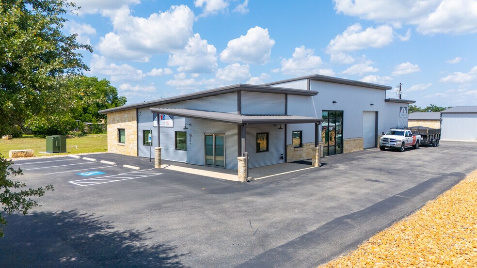 More Photos Of 108-132 Enterprise Pky, Boerne Unknown For Lease