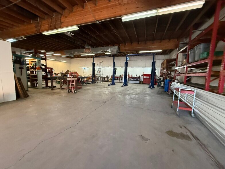 More Photos Of 112 W Maricopa Fwy, Phoenix Warehouse For Sale